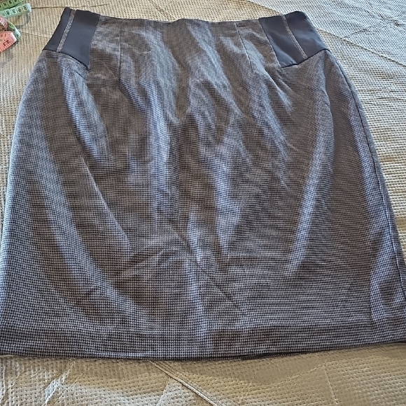 Worthington Gray Pencil Skirt Knee-Length Work - Picture 1 of 11